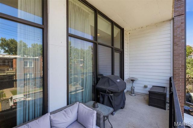 6451 Clayton Road 208, Clayton, MO 63117