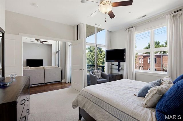 6451 Clayton Road 208, Clayton, MO 63117