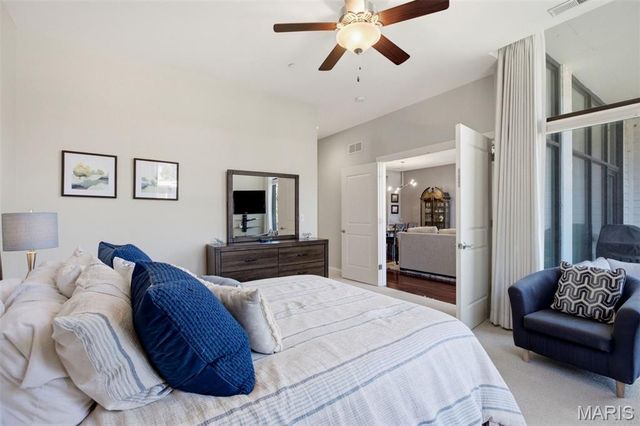 6451 Clayton Road 208, Clayton, MO 63117