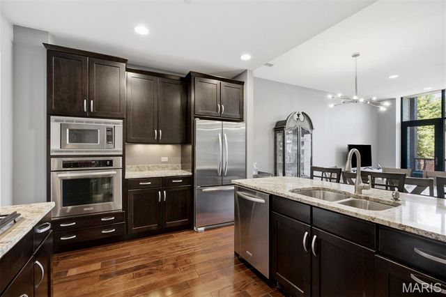 6451 Clayton Road 208, Clayton, MO 63117