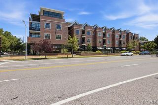 6451 Clayton Road 208, Clayton, MO 63117