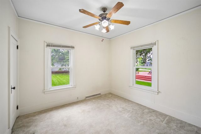 216 SW Logan Street, Ankeny, IA 50023