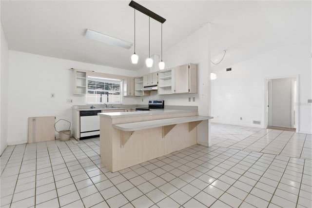 650 E VOORHIS AVENUE, Deland, FL 32724