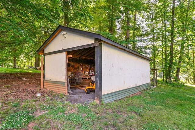 2912 Nabors Road, Greensboro, NC 27405