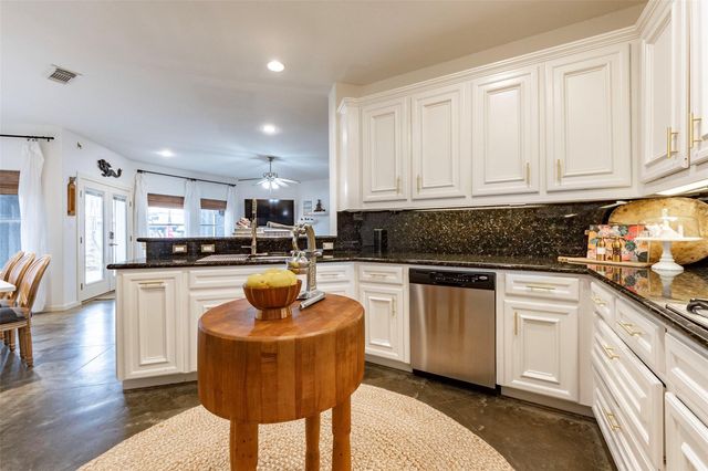 127 Port Street, San Leon, TX 77539