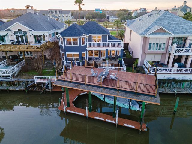 127 Port Street, San Leon, TX 77539