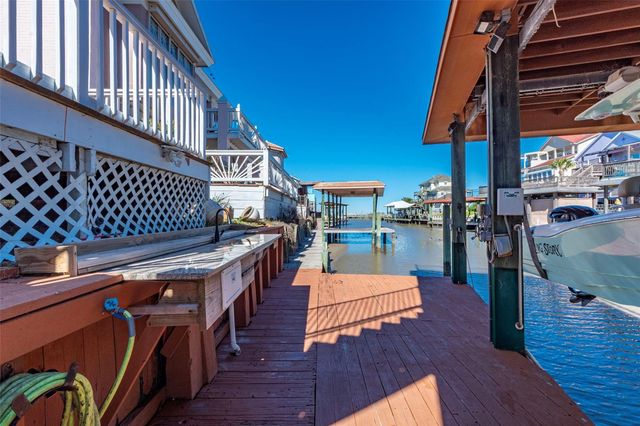 127 Port Street, San Leon, TX 77539