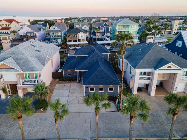 127 Port Street, San Leon, TX 77539