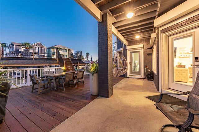 127 Port Street, San Leon, TX 77539