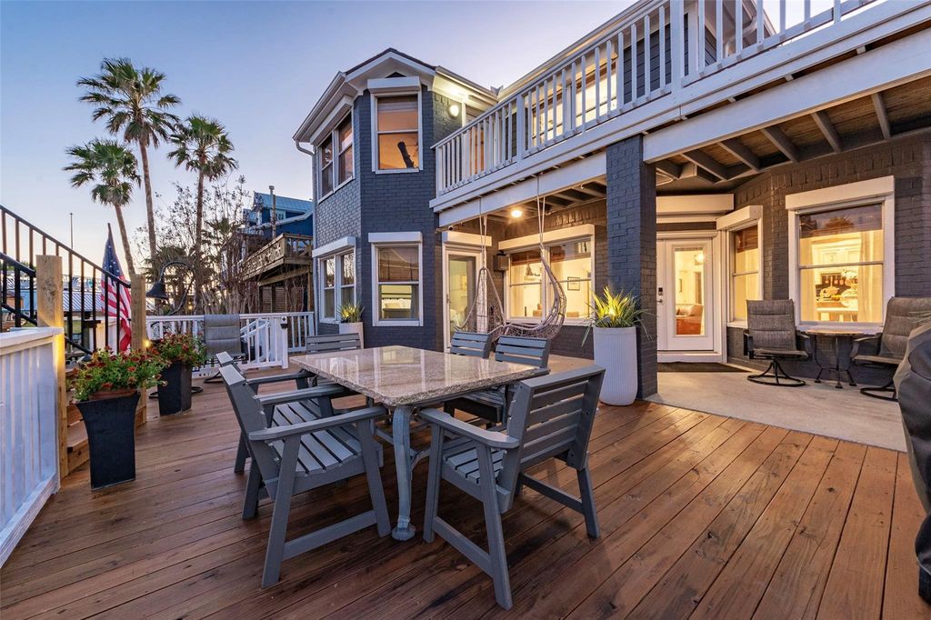 127 Port Street, San Leon, TX 77539