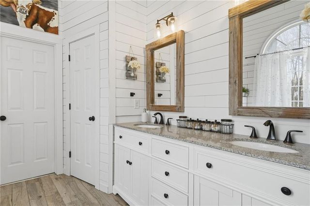 406 Lovinggood Landing Drive, Woodstock, GA 30189