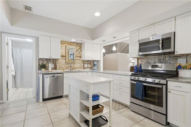 406 Lovinggood Landing Drive, Woodstock, GA 30189