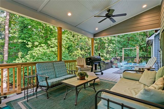 406 Lovinggood Landing Drive, Woodstock, GA 30189