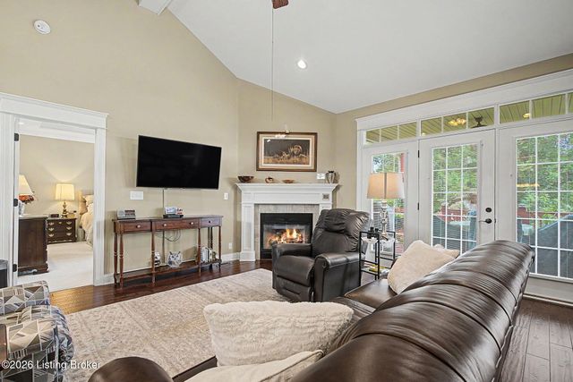 3037 Crystal Waters Way, Louisville, KY 40299