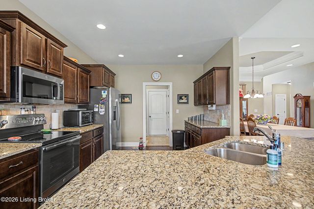 3037 Crystal Waters Way, Louisville, KY 40299