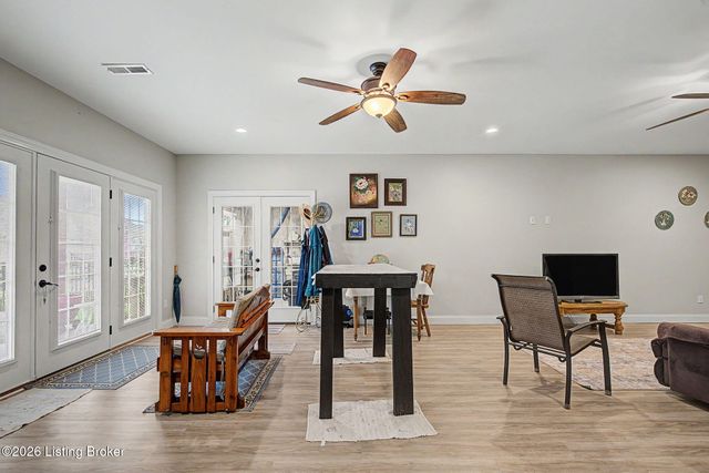 3037 Crystal Waters Way, Louisville, KY 40299