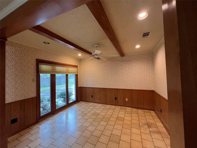 812 George ST, Taylor, TX 76574