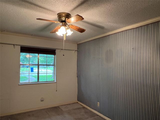 812 George ST, Taylor, TX 76574