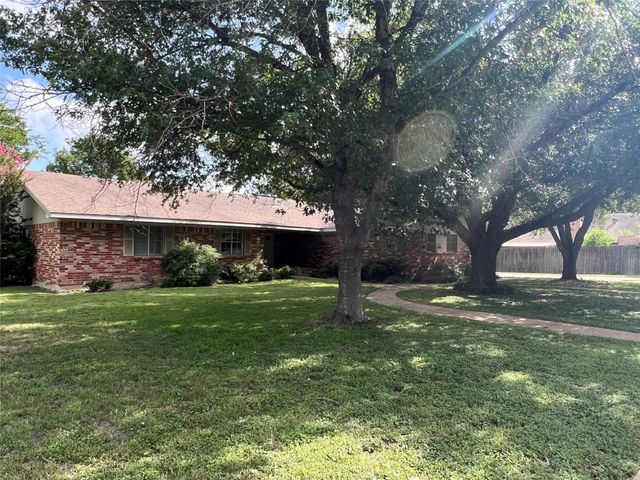 812 George ST, Taylor, TX 76574