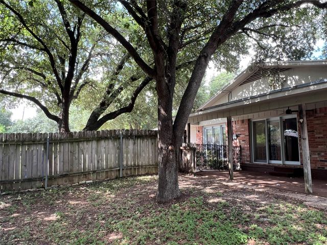 812 George ST, Taylor, TX 76574