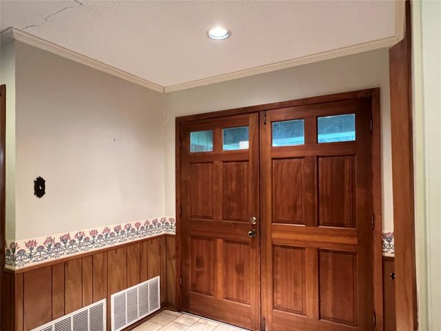812 George ST, Taylor, TX 76574