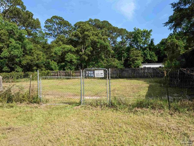 2430 Dog Track Rd, Pensacola, FL 32507