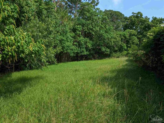 2430 Dog Track Rd, Pensacola, FL 32507