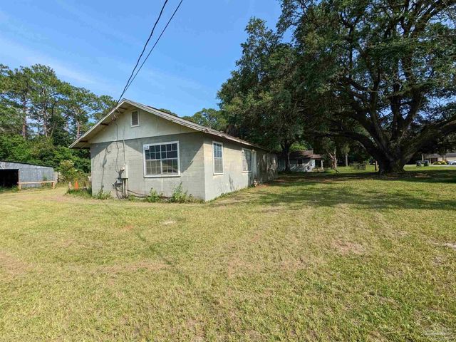 2430 Dog Track Rd, Pensacola, FL 32507