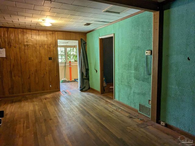 2430 Dog Track Rd, Pensacola, FL 32507