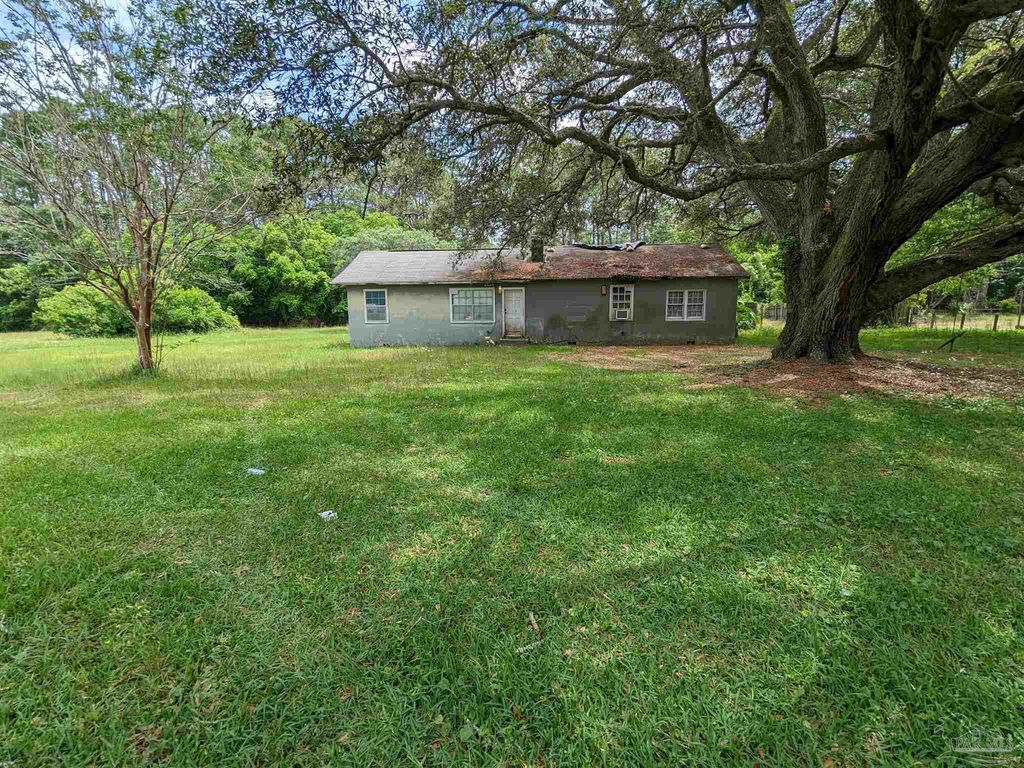 2430 Dog Track Rd, Pensacola, FL 32507