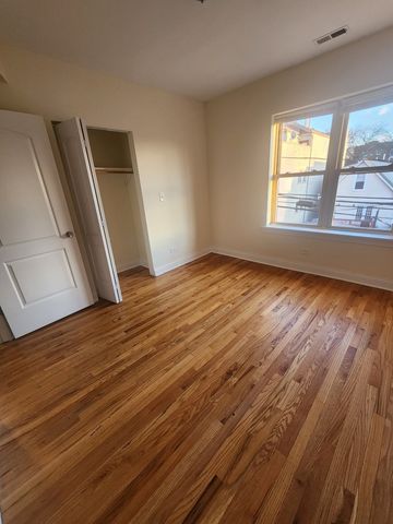 5014 N Harding Avenue 2, Chicago, IL 60625