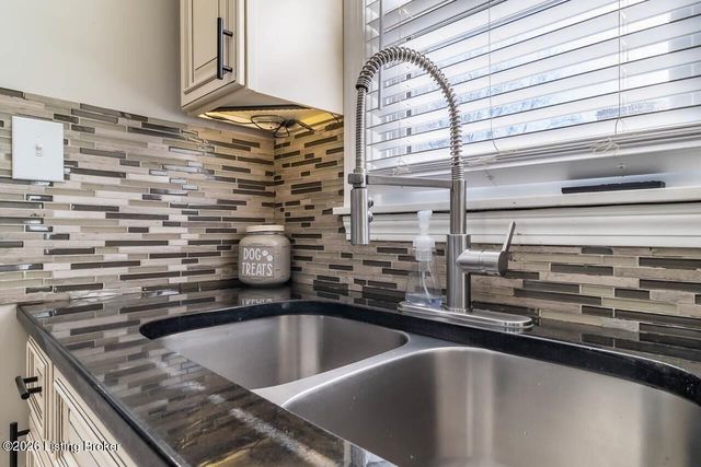 3014 McMahan Blvd, Louisville, KY 40220