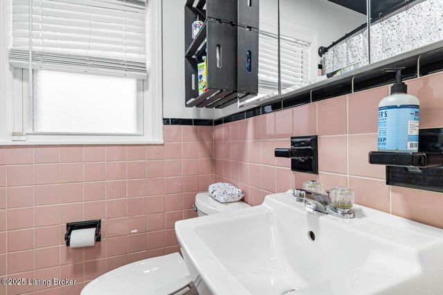 3014 McMahan Blvd, Louisville, KY 40220