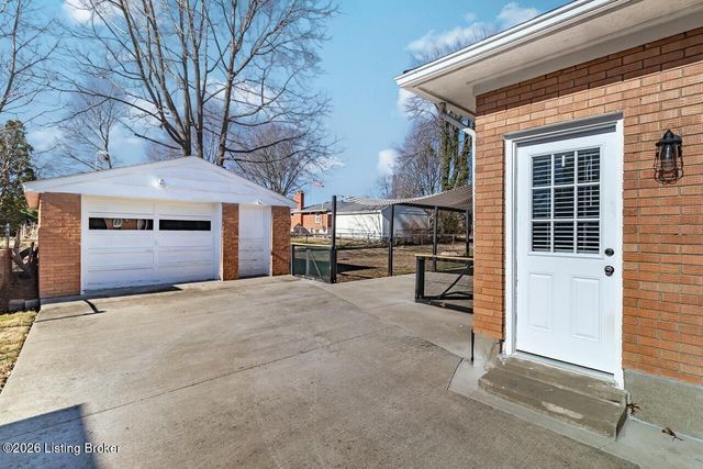 3014 McMahan Blvd, Louisville, KY 40220