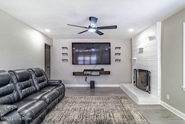 3014 McMahan Blvd, Louisville, KY 40220