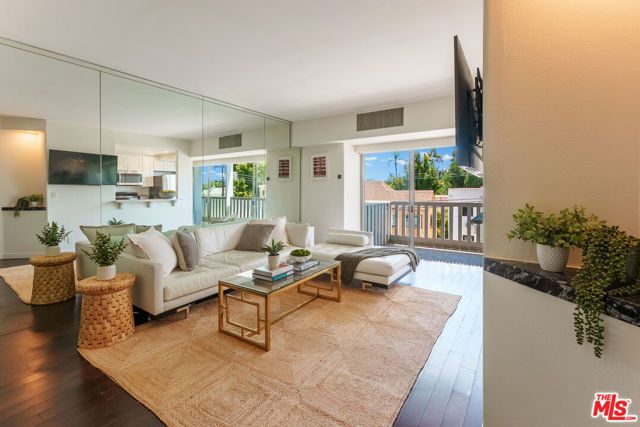 999 N Doheny Drive 211, West Hollywood, CA 90069