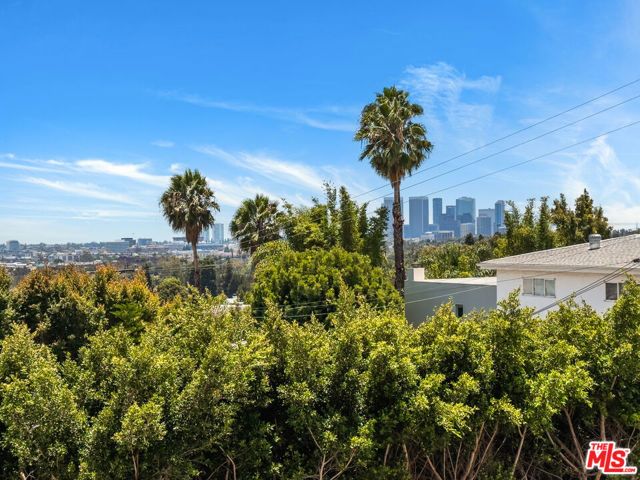 999 N Doheny Drive 211, West Hollywood, CA 90069