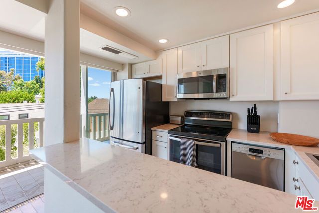 999 N Doheny Drive 211, West Hollywood, CA 90069