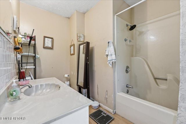 1144 Rocky Springs Rd, Madisonville, TN 37354