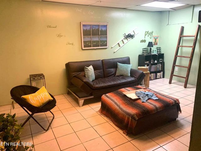 1144 Rocky Springs Rd, Madisonville, TN 37354
