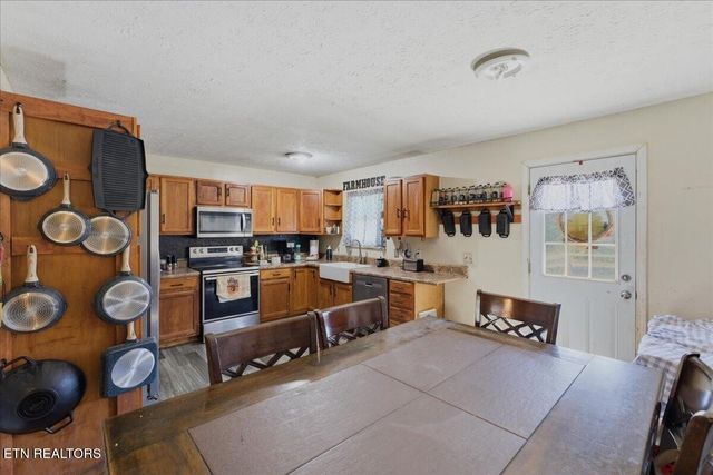 1144 Rocky Springs Rd, Madisonville, TN 37354