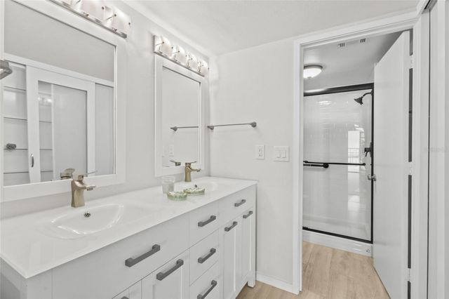 1601 BAYHOUSE POINT DRIVE 204, Sarasota, FL 34231