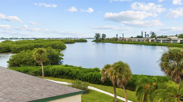 1601 BAYHOUSE POINT DRIVE 204, Sarasota, FL 34231