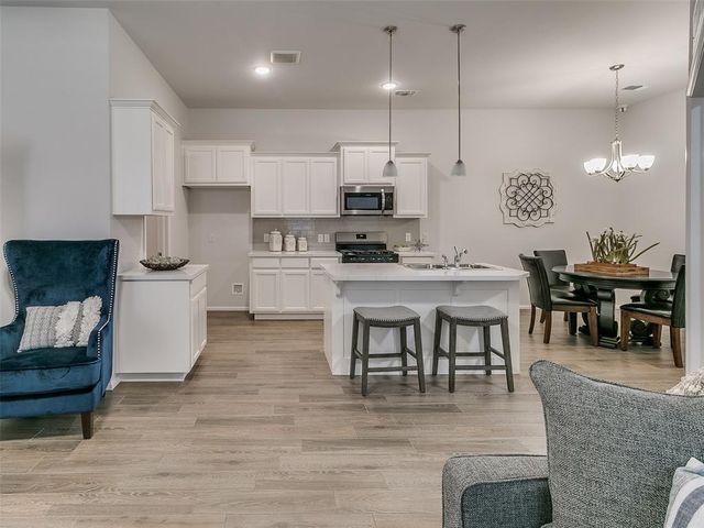 2500 Finesilver Lane, Oklahoma City, OK 73128