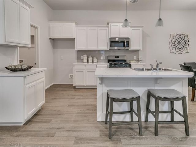 2500 Finesilver Lane, Oklahoma City, OK 73128