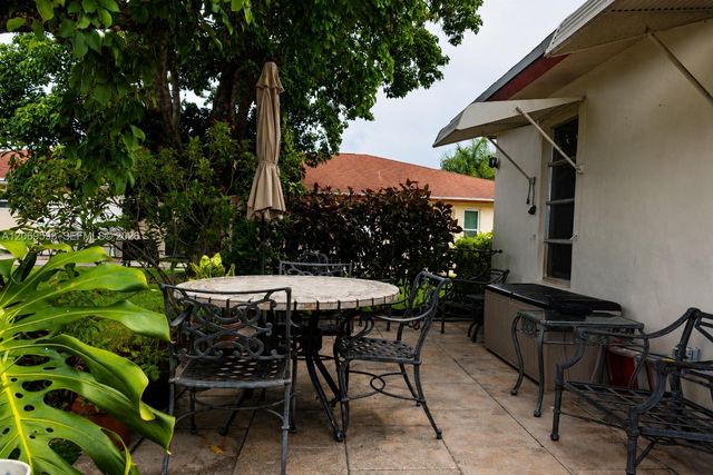5050 NW 3rd Court D, Delray Beach, FL 33445