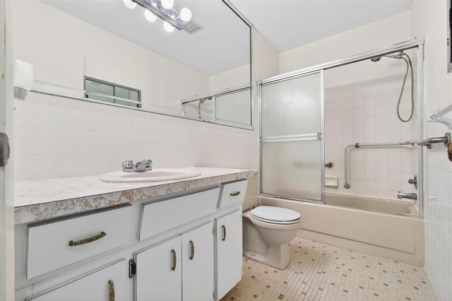 2440 WORLD PARKWAY BOULEVARD 6, Clearwater, FL 33763