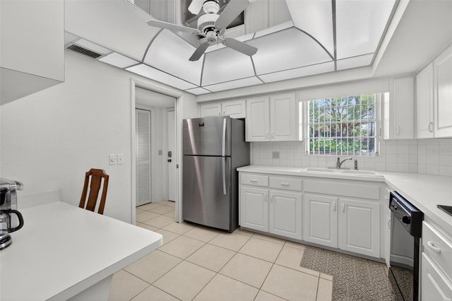 2440 WORLD PARKWAY BOULEVARD 6, Clearwater, FL 33763