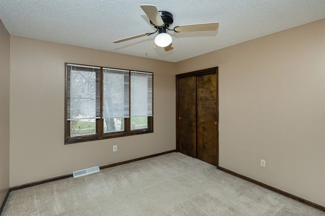 1622 NW 109th Street, Clive, IA 50325