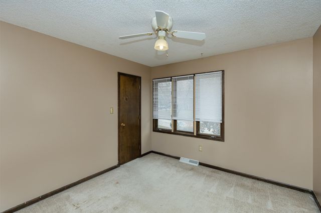 1622 NW 109th Street, Clive, IA 50325